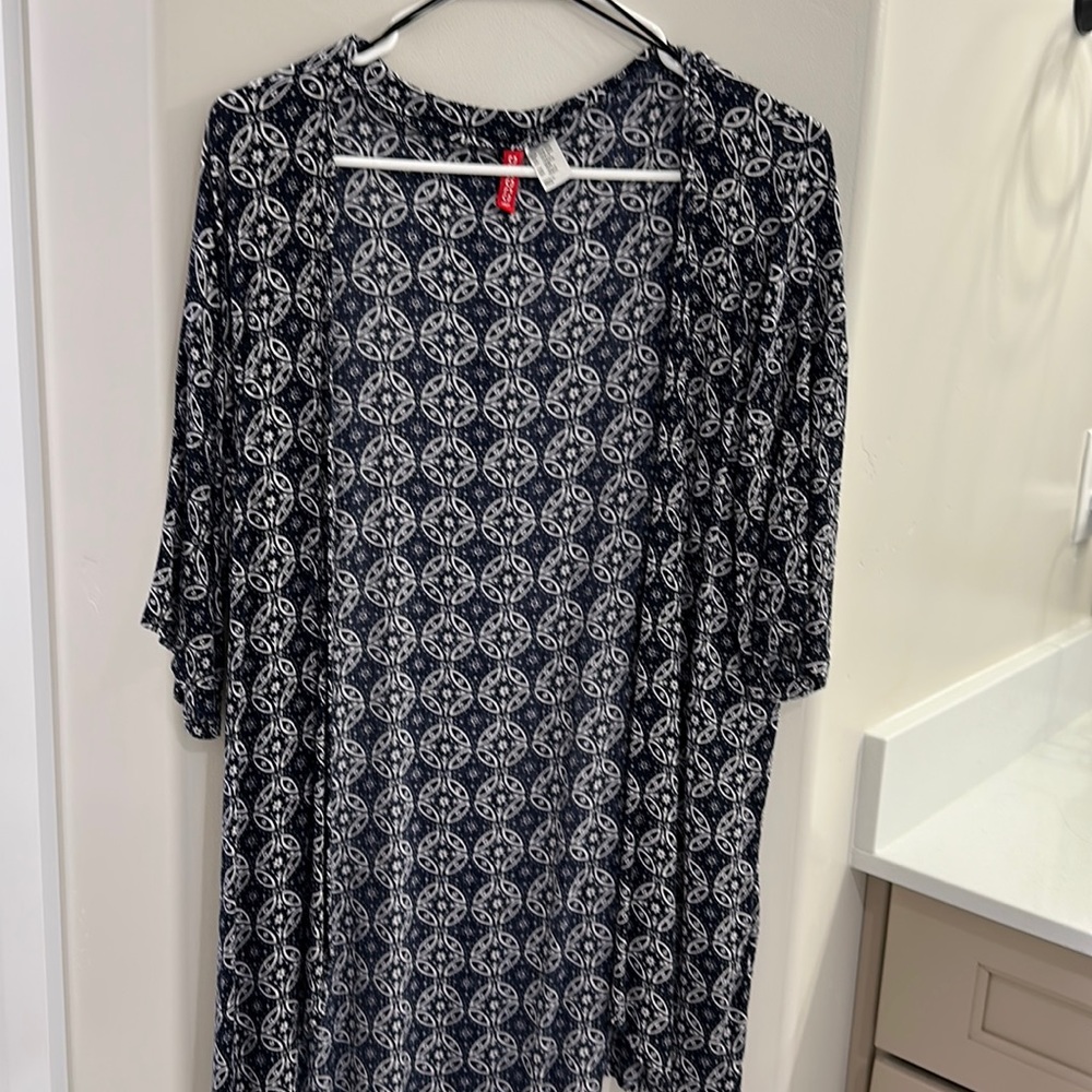 Casual, lightweight cardigan/coverup (Navy)